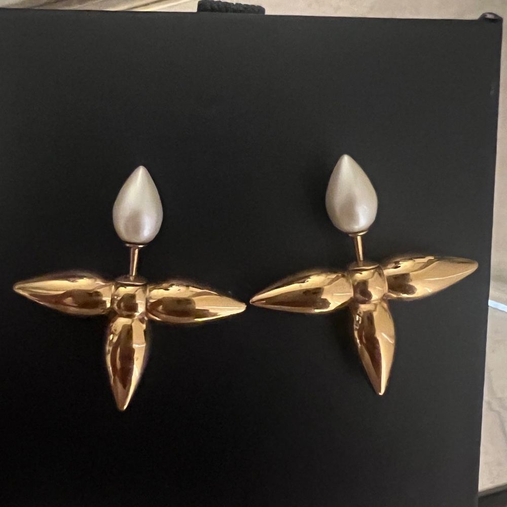 Louis Vuitton Louisette Gold Fashion Earrings 100% authentic